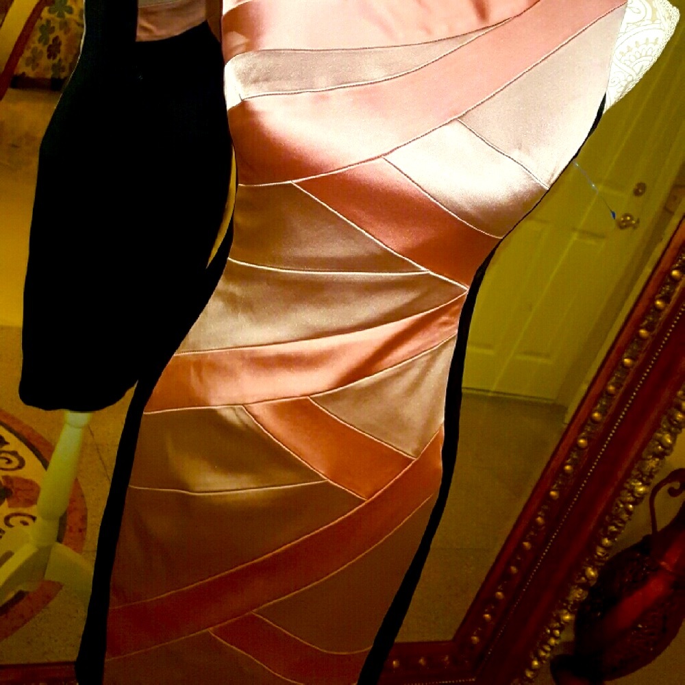 JAX ONE OF A KIND DRESS - Picture 2 of 4